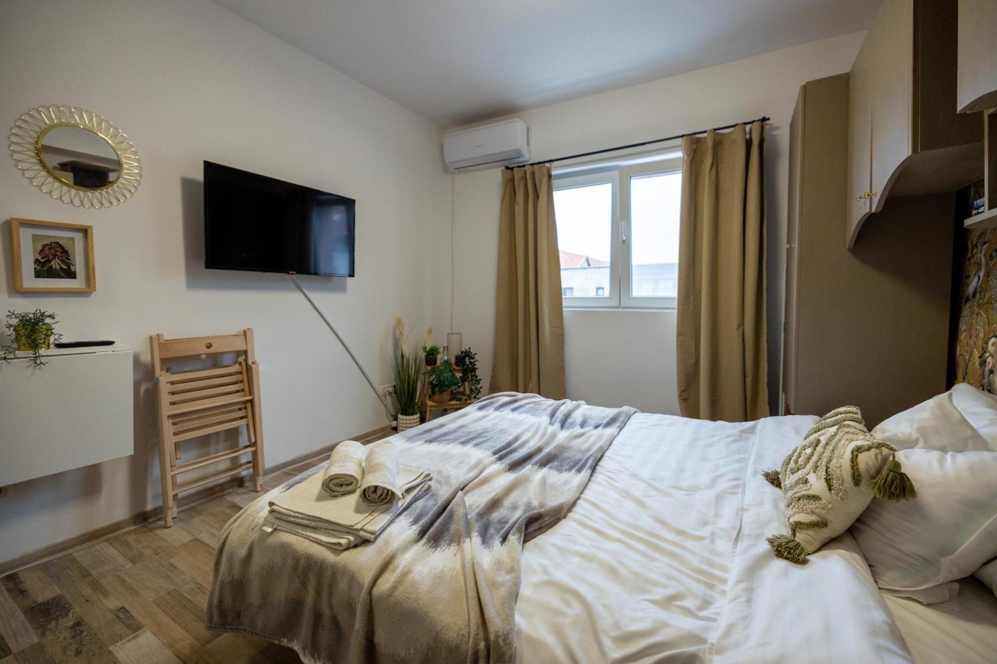 Cozy Studio Retreat - Quiet, Premium Stay Тимишоара Экстерьер фото
