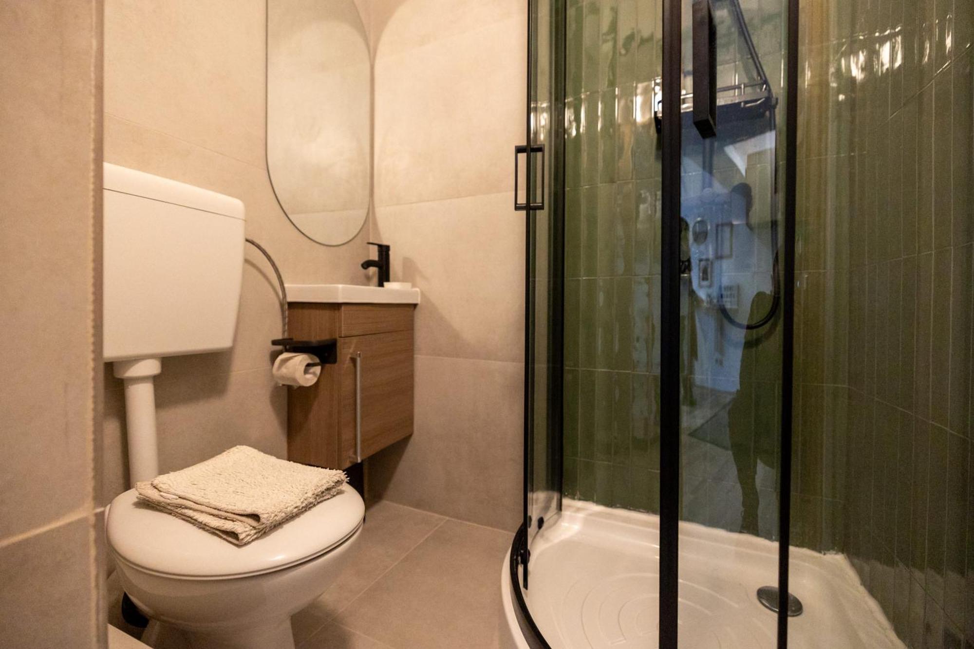 Cozy Studio Retreat - Quiet, Premium Stay Тимишоара Экстерьер фото
